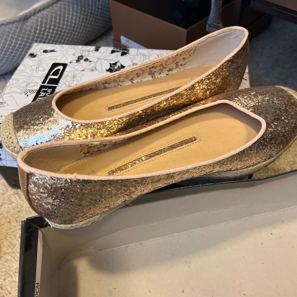 New Directions Flats size 7